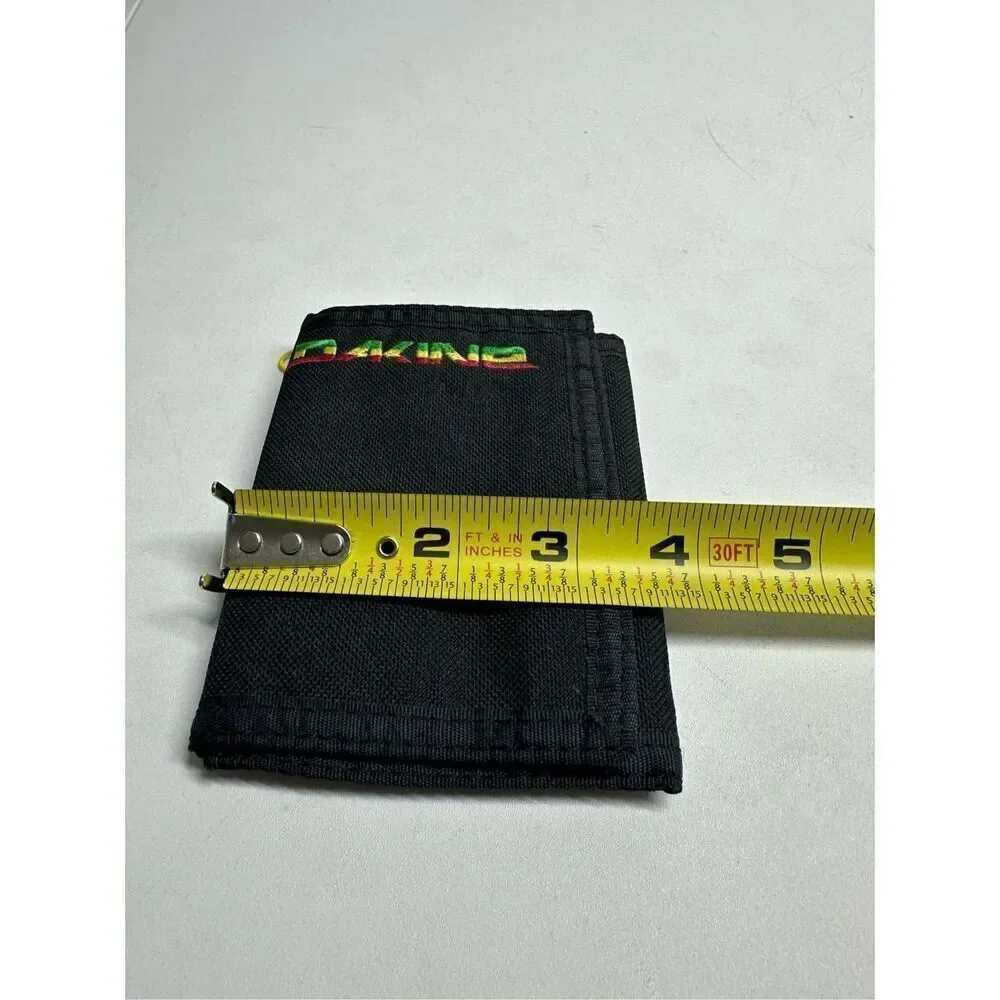 Dakine Vert Rail Wallet 5 slots ID Window Black Coin Zip Embroidered Logo EUC